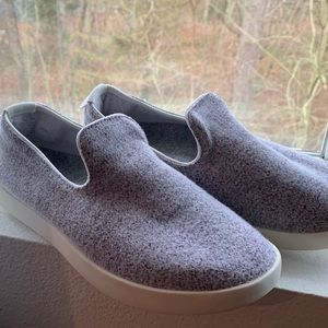 Barely worn, purple heather Allbirds wool slippers